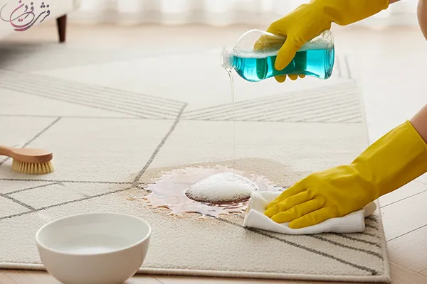 لکه چای روی فرش سفید چگونه پاک میشود